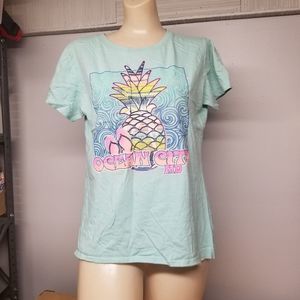 Ocean city MD blue short sleeve pineapple Medium M